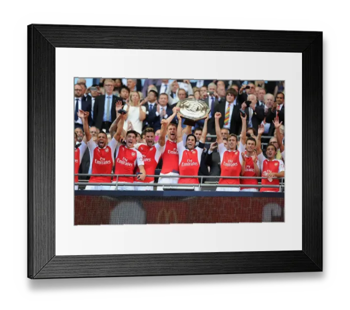 Framed Print : Arsenal Celebrate FA Community Shield Victory over Chelsea (2015-16): The Moment of Triumph