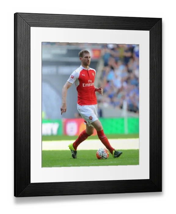 Framed Print : Per Mertesacker Faces Chelsea in 2015 FA Community Shield Clash Framed Print : Per Mertesacker Faces Chelsea in 2015 FA Community Shield Clash