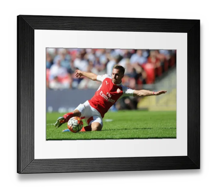 Framed Print : Aaron Ramsey in Action: Arsenal vs. Chelsea - FA Community Shield 2015