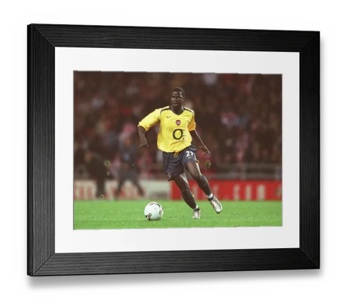 Framed Print : Emmanuel Eboue (Arsenal). Sunderland 0: 3 Arsenal. Carling League Cup, Round 3 Framed Print : Emmanuel Eboue (Arsenal). Sunderland 0: 3 Arsenal. Carling League Cup, Round 3