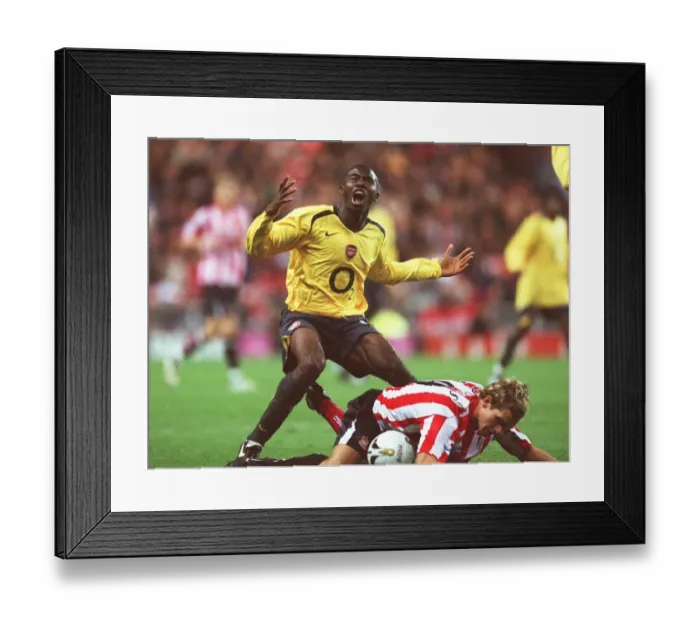 Framed Print : Fabrice Muamba (Arsenal) Martin Woods (Sunderland). Sunderland 0: 3 Arsenal Framed Print : Fabrice Muamba (Arsenal) Martin Woods (Sunderland). Sunderland 0: 3 Arsenal