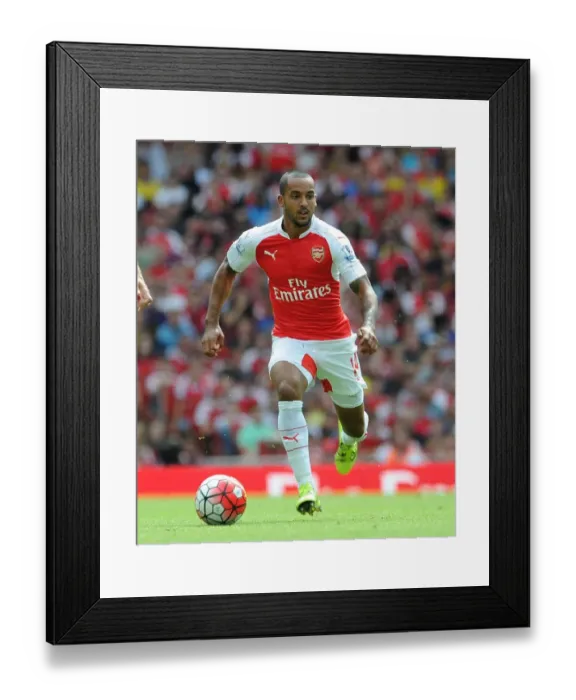 Framed Print : Theo Walcott in Action: Arsenal vs. West Ham United (2015-16) Framed Print : Theo Walcott in Action: Arsenal vs. West Ham United (2015-16)