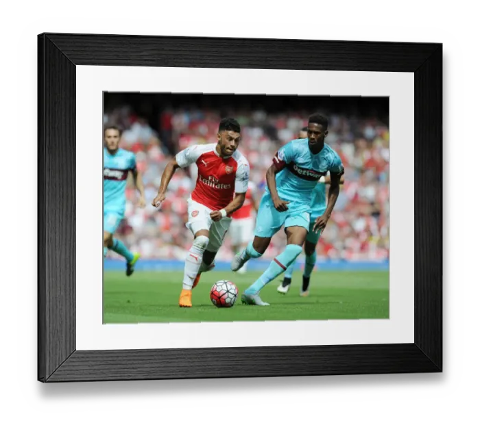 Framed Print : Oxlade-Chambrlain Outsmarts Oxford: Arsenal Star's Maze-Like Dribble Baffles West Ham Defender in 2015-16 Premier League Clash