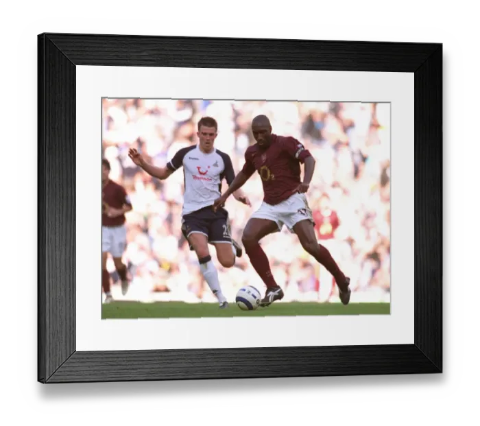 Framed Print : Sol Campbell (Arsenal) Michael Carrick (Tottenham)