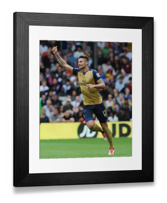Framed Print : Giroud's Premier League Debut for Arsenal vs. Crystal Palace, 2015-16 Framed Print : Giroud's Premier League Debut for Arsenal vs. Crystal Palace, 2015-16