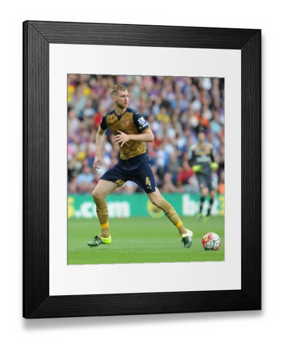 Framed Print : Per Mertesacker in Action: Arsenal vs. Crystal Palace (2015-16) Framed Print : Per Mertesacker in Action: Arsenal vs. Crystal Palace (2015-16)