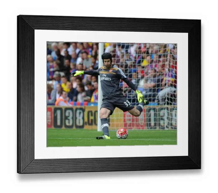 Framed Print : Arsenal's Petr Cech in Action: Crystal Palace vs Arsenal (2015-16)