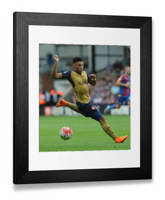 Framed Print : Arsenal's Alex Oxlade-Chamberlain in Action Against Crystal Palace (2015-16)