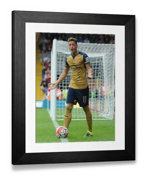 Framed Print : Mesut Ozil in Action: Arsenal vs. Crystal Palace, Premier League 2015-16 Framed Print : Mesut Ozil in Action: Arsenal vs. Crystal Palace, Premier League 2015-16