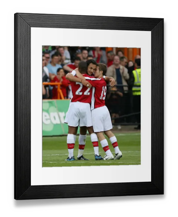 Framed Print : Nacer Barazite celebrates scoring the 2nd Arsenal goal with Jack Wilshere and Jay Simpson