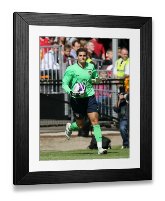 Framed Print : Vito Mannone (Arsenal) Framed Print : Vito Mannone (Arsenal)