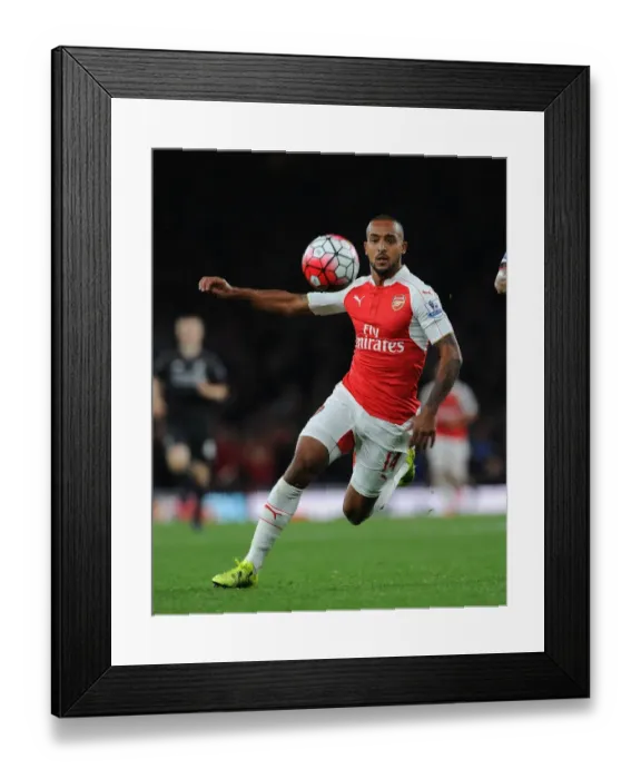 Framed Print : Theo Walcott in Action: Arsenal vs. Liverpool, Premier League 2015 / 16 Framed Print : Theo Walcott in Action: Arsenal vs. Liverpool, Premier League 2015 / 16