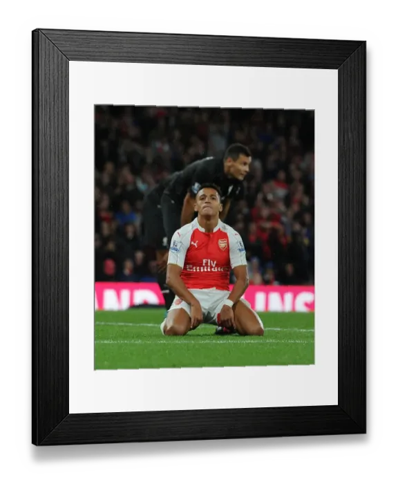 Framed Print : Arsenal vs Liverpool: Titanic Clash in the 2015 / 16 Premier League