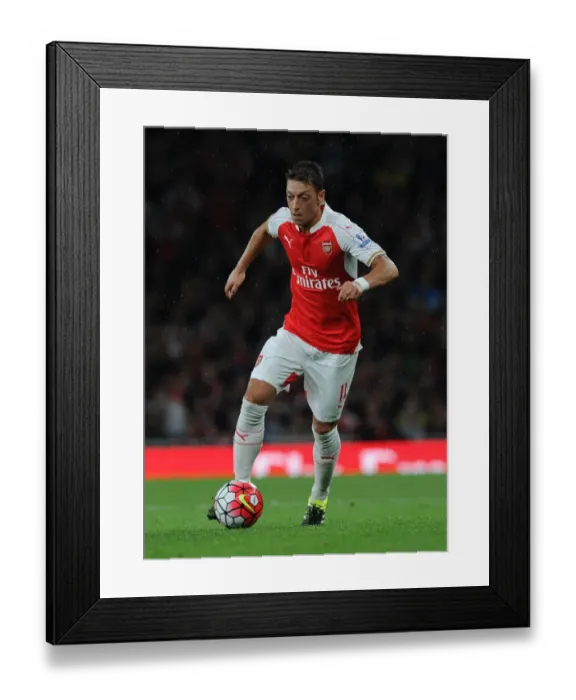 Framed Print : Mesut Ozil in Action: Arsenal vs Liverpool, 2015 / 16 Premier League Framed Print : Mesut Ozil in Action: Arsenal vs Liverpool, 2015 / 16 Premier League