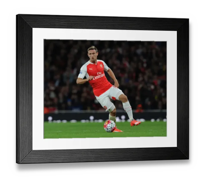 Framed Print : Monreal in Action: Arsenal vs Liverpool, 2015 / 16 Premier League Clash
