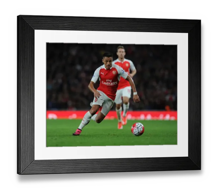 Framed Print : Clash of Titans: Arsenal vs Liverpool (2015 / 16 Premier League) - Battle of the Giants