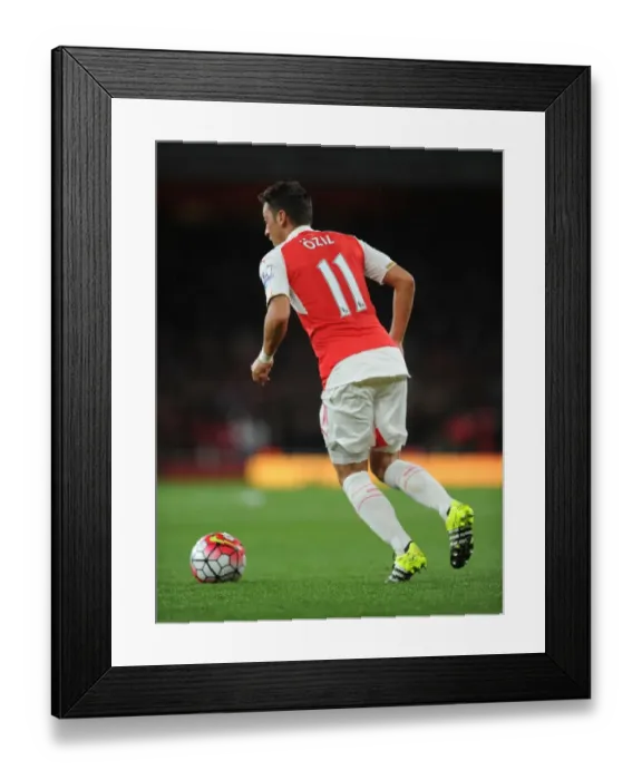 Framed Print : Mesut Ozil in Action: Arsenal vs Liverpool, Premier League 2015 / 16 Framed Print : Mesut Ozil in Action: Arsenal vs Liverpool, Premier League 2015 / 16