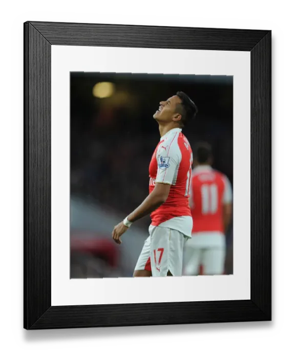 Framed Print : Alexis Sanchez in Action: Arsenal vs Liverpool, 2015 / 16 Premier League Framed Print : Alexis Sanchez in Action: Arsenal vs Liverpool, 2015 / 16 Premier League