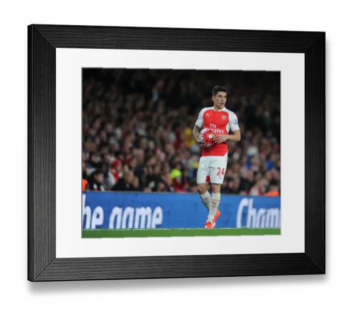 Framed Print : Arsenal's Hector Bellerin in Action Against Liverpool, 2015 / 16 Premier League Framed Print : Arsenal's Hector Bellerin in Action Against Liverpool, 2015 / 16 Premier League