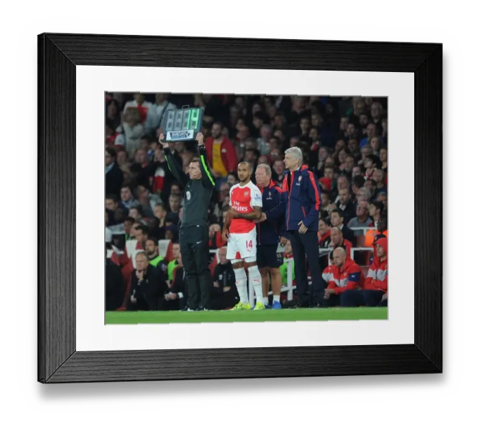 Framed Print : Arsene Wenger and Theo Walcott: A Behind-the-Scenes Moment at Arsenal vs. Liverpool, 2015 / 16 Premier League