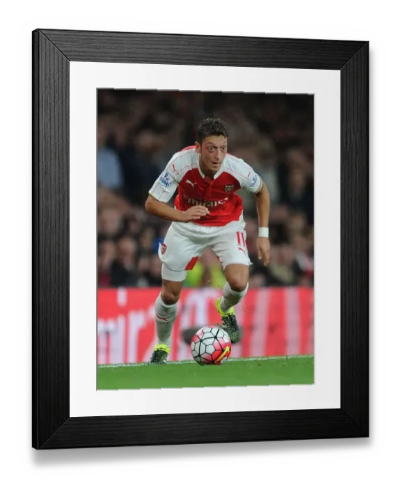 Framed Print : Mesut Ozil in Action: Arsenal vs Liverpool, Premier League 2015 / 16