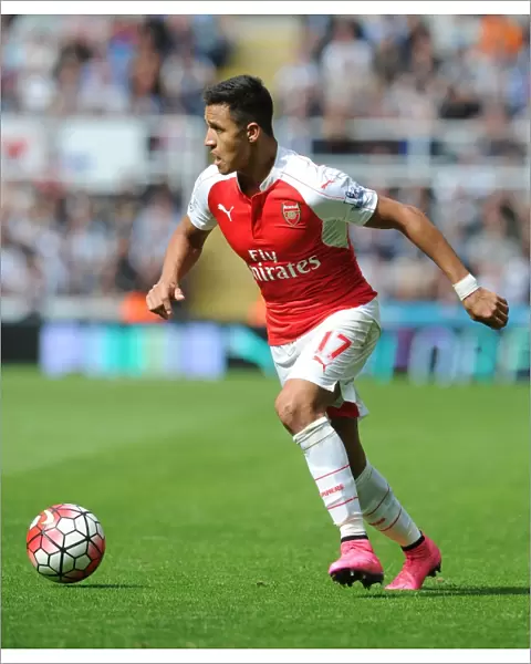 Arsenal's Alexis Sanchez Faces Newcastle United in Premier League Clash (2015-16)