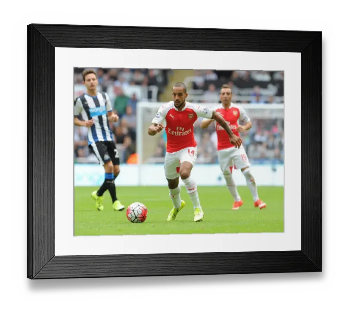 Framed Print : Theo Walcott in Action: Arsenal vs. Newcastle United, Premier League 2015-16