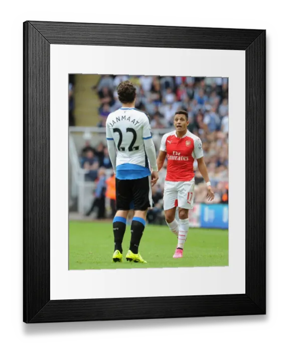 Framed Print : Sanchez and Janmaat: Intense Conversation on the Field During Newcastle vs. Arsenal (Premier League 2015-16)