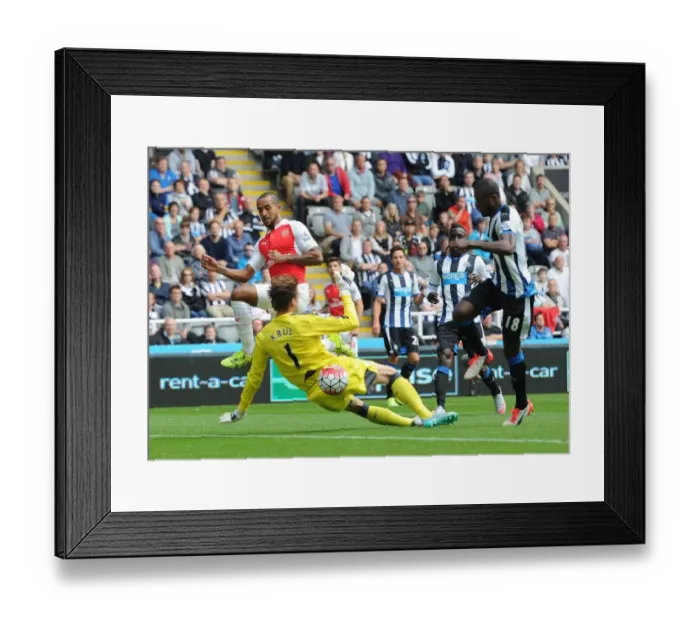 Framed Print : Theo Walcott's Slick Move: Outmaneuvering Tim Krul in the 2015-16 Premier League Clash between Newcastle and Arsenal