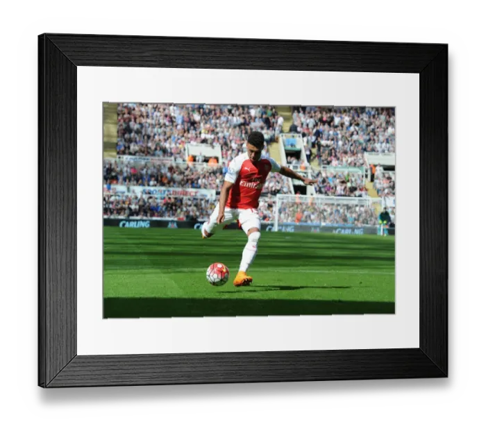 Framed Print : Oxlade-Chamberlain Strikes: Arsenal's Victory Against Newcastle United (2015-16) Framed Print : Oxlade-Chamberlain Strikes: Arsenal's Victory Against Newcastle United (2015-16)