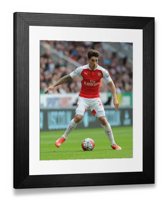Framed Print : Hector Bellerin in Action: Arsenal vs. Newcastle United, Premier League 2015-16