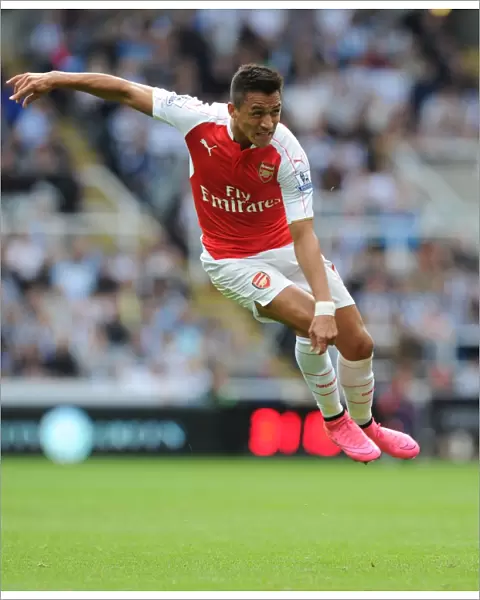 Alexis Sanchez in Action: Arsenal vs. Newcastle United, Premier League 2015-16