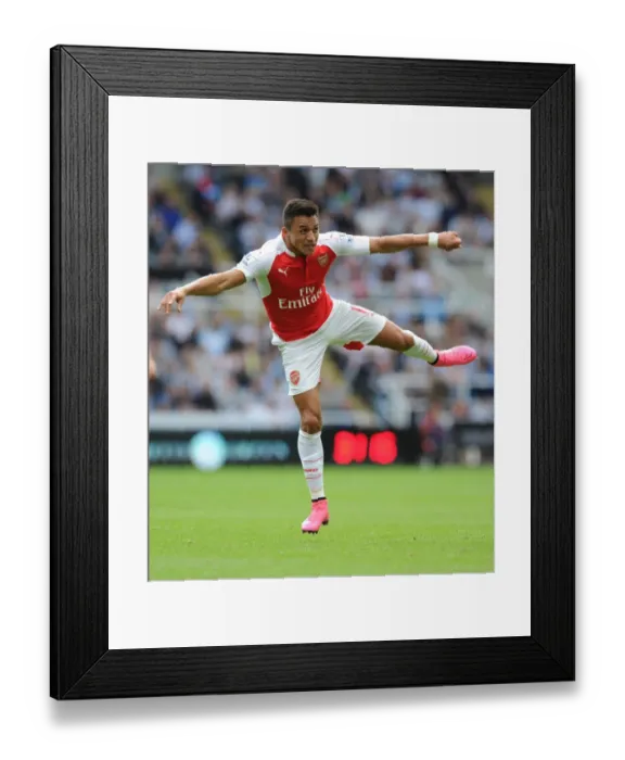 Framed Print : Alexis Sanchez Faces Newcastle United in the 2015-16 Premier League Clash