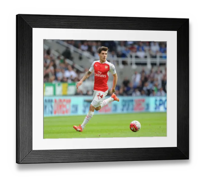 Framed Print : Hector Bellerin in Action: Arsenal vs. Newcastle United, Premier League 2015-16 Framed Print : Hector Bellerin in Action: Arsenal vs. Newcastle United, Premier League 2015-16