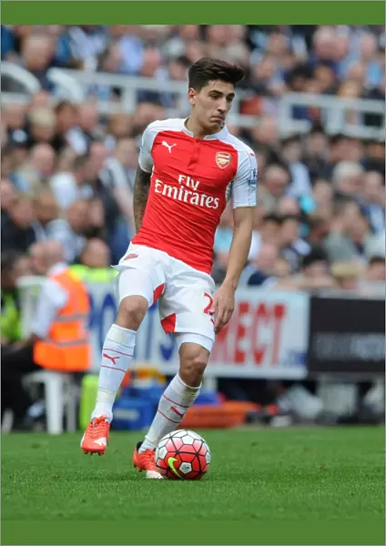Hector Bellerin in Action: Arsenal vs. Newcastle United, Premier League 2015-16