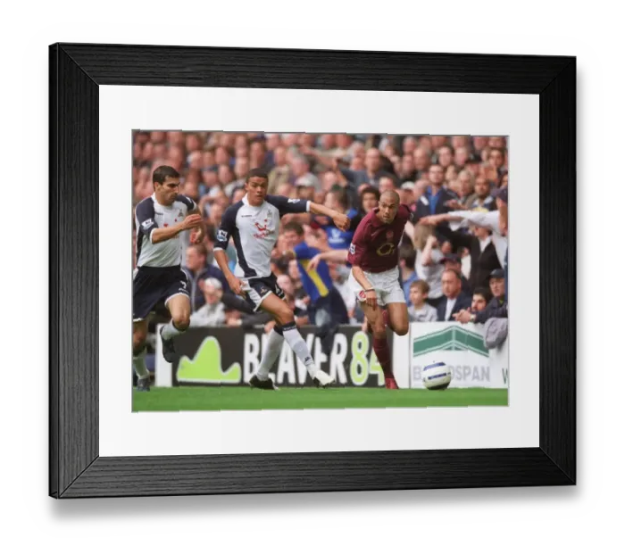 Framed Print : Gael Clichy (Arsenal) Jermaine Jenas and Paul Stalteri (Tottenham)