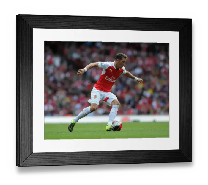 Framed Print : Mesut Ozil in Action: Arsenal vs Stoke City, Premier League 2015-16 Framed Print : Mesut Ozil in Action: Arsenal vs Stoke City, Premier League 2015-16