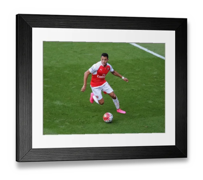 Framed Print : Alexis Sanchez in Action: Arsenal vs Stoke City, Premier League 2015-16 Framed Print : Alexis Sanchez in Action: Arsenal vs Stoke City, Premier League 2015-16