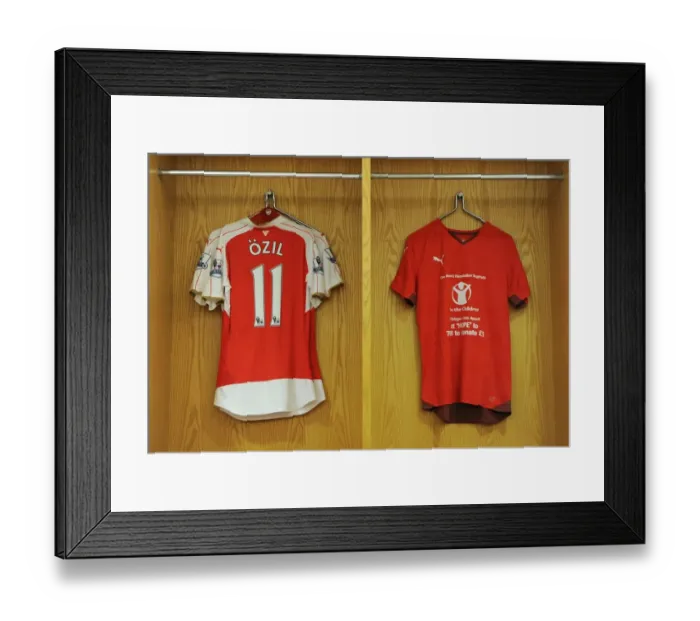 Framed Print : Arsenal vs Stoke City: Save the Children Warm-Up (Premier League 2015-16) Framed Print : Arsenal vs Stoke City: Save the Children Warm-Up (Premier League 2015-16)