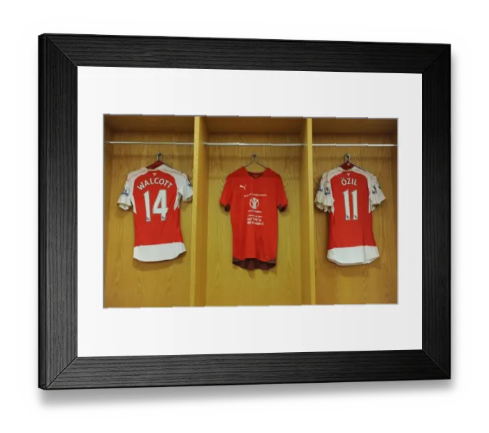 Framed Print : Arsenal vs Stoke City: Save the Children Warm-Up (2015-16) - Footballers Wear Charity Tops Before Match Framed Print : Arsenal vs Stoke City: Save the Children Warm-Up (2015-16) - Footballers Wear Charity Tops Before Match