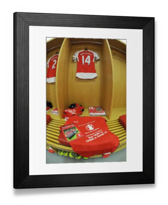 Framed Print : Arsenal vs Stoke City: Premier League 2015-16 - Save the Children Warm-Up Framed Print : Arsenal vs Stoke City: Premier League 2015-16 - Save the Children Warm-Up