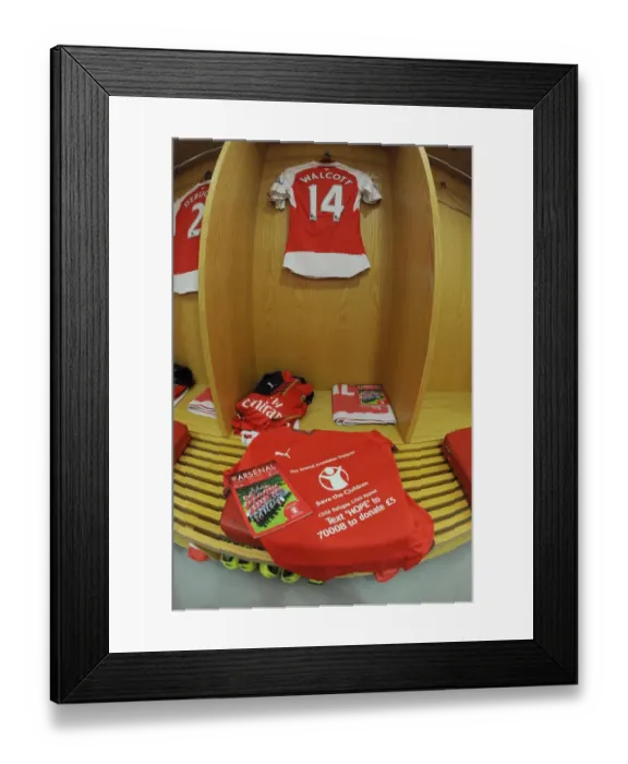 Framed Print : Arsenal vs Stoke City: Premier League 2015-16 - Save the Children Warm-Up