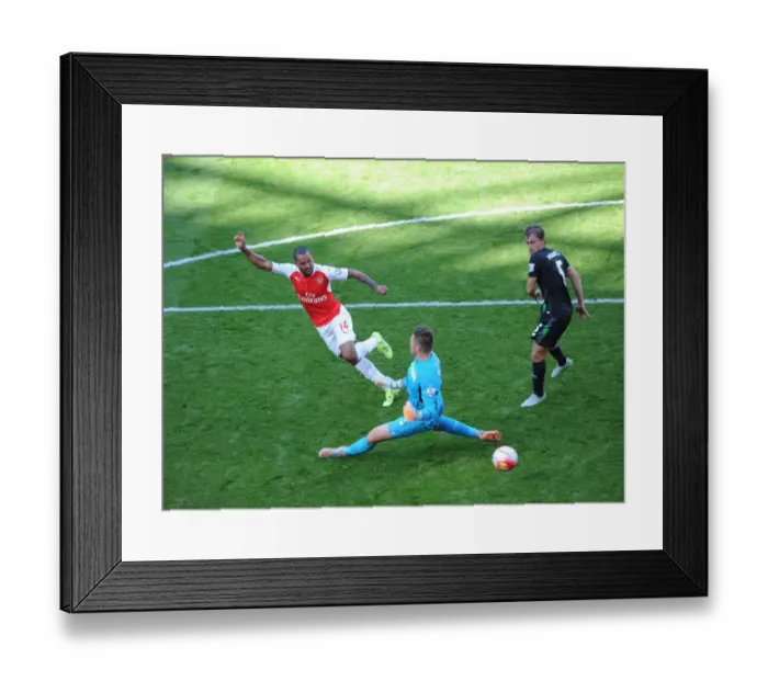 Framed Print : Theo Walcott's Stunning Goal Past Jack Butland: Arsenal vs Stoke City, Premier League 2015-16