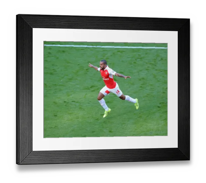 Framed Print : Theo Walcott's Thrilling Goal: Arsenal's Victory Over Stoke City, Premier League 2015-16