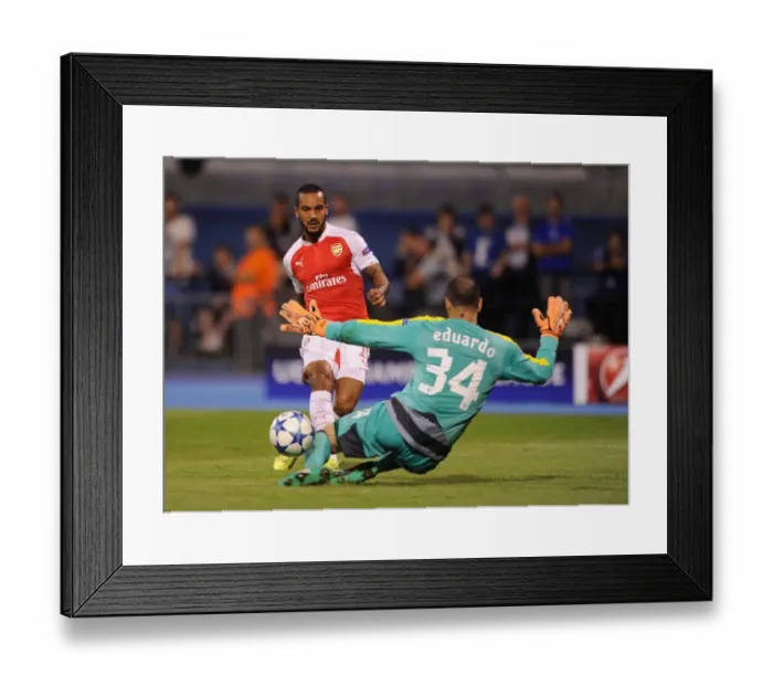 Framed Print : Theo Walcott Scores Against Former Team: Arsenal vs. Dinamo Zagreb, UEFA Champions League, 2015