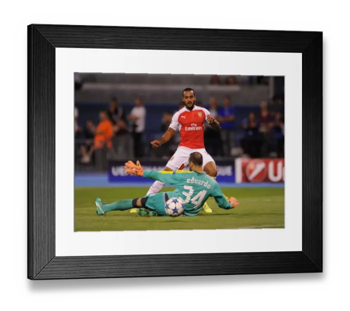Framed Print : Theo Walcott Scores Against Former Team mate Eduardo: Arsenal's Triumph in the UEFA Champions League vs Dinamo Zagreb, 2015