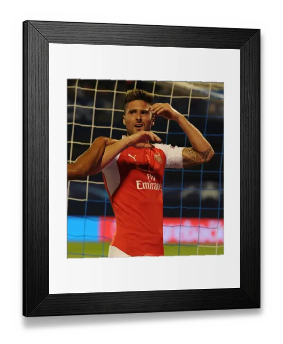 Framed Print : Olivier Giroud in Action: Arsenal vs. Dinamo Zagreb, 2015-16 UEFA Champions League