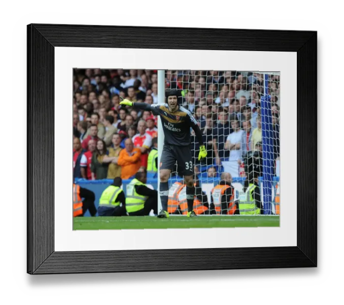 Framed Print : Petr Cech's Unwavering Focus: Chelsea vs. Arsenal Clash (2015-16)