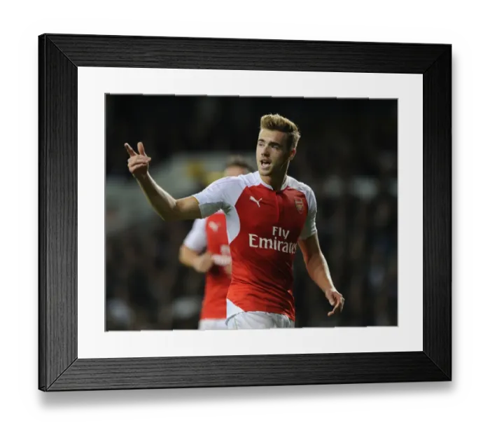 Framed Print : Calum Chambers vs. Tottenham Hotspur: Arsenal's Battle in the Capital One Cup
