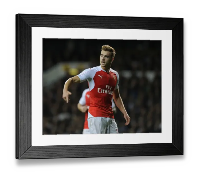 Framed Print : Calum Chambers Battle: Arsenal vs. Tottenham in the Capital One Cup